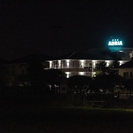 Adria Beach Hotel อัลบา อาดริอาติกา ภายนอก รูปภาพ