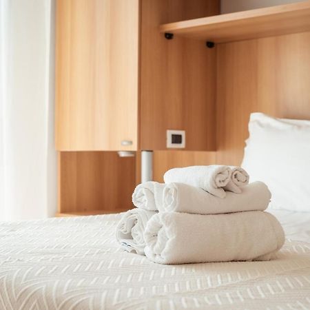 Adria Beach Hotel อัลบา อาดริอาติกา ภายนอก รูปภาพ