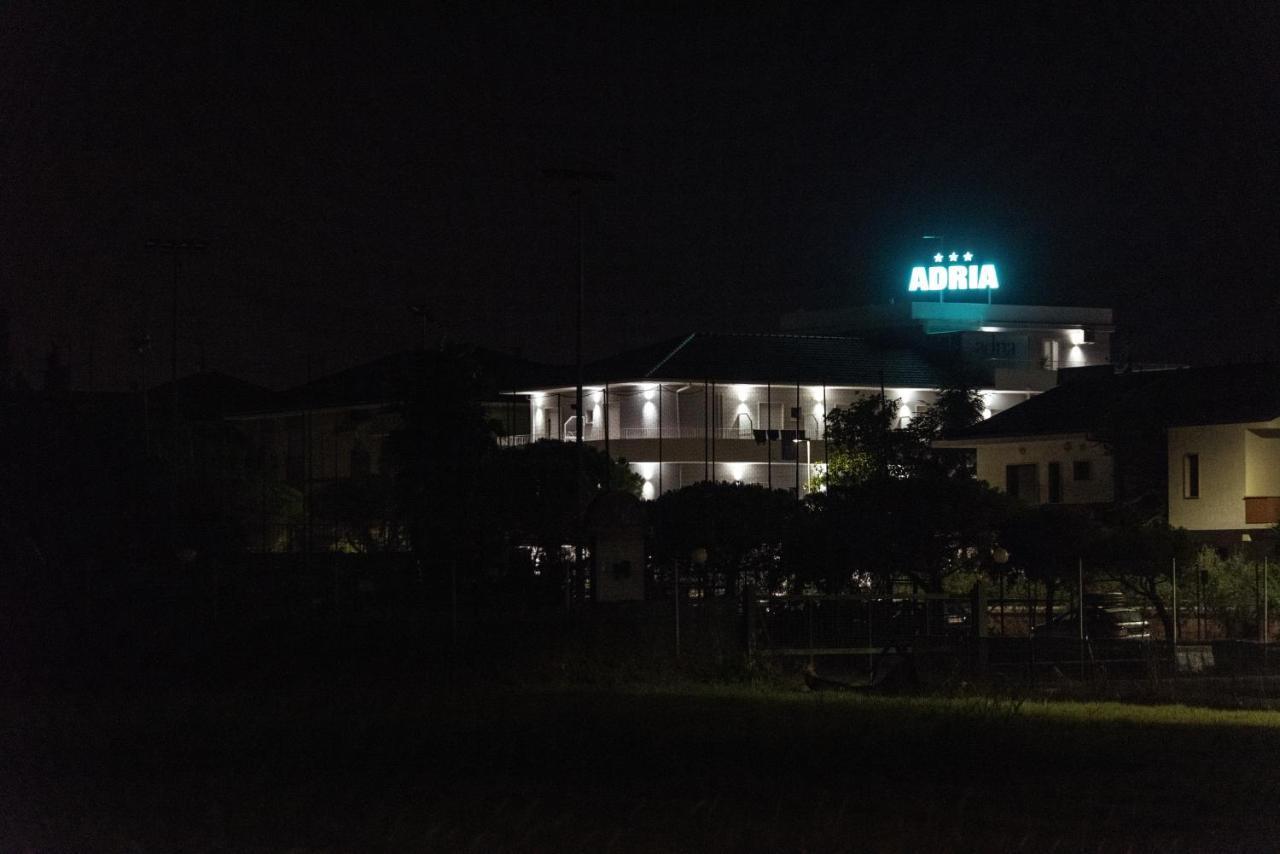 Adria Beach Hotel อัลบา อาดริอาติกา ภายนอก รูปภาพ